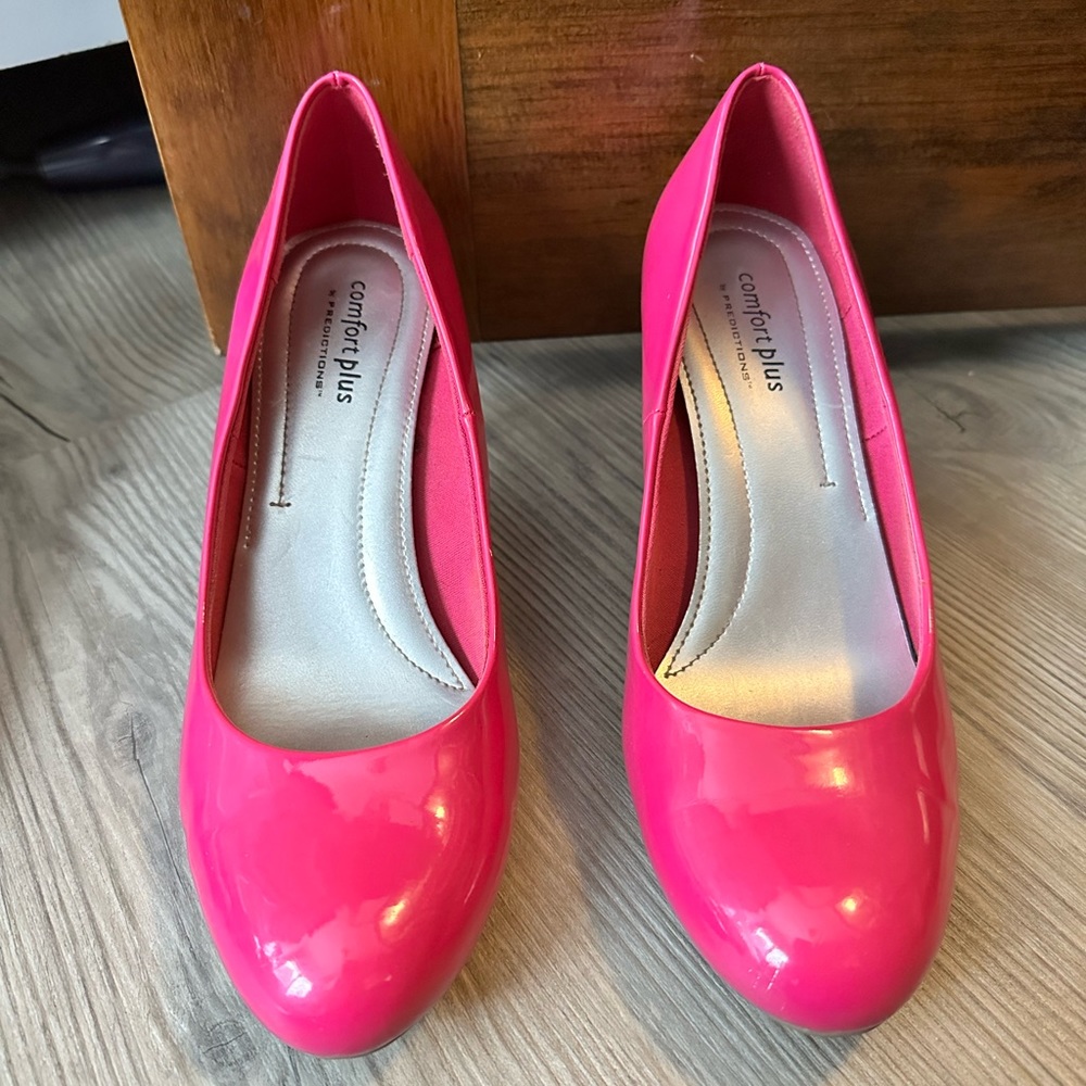 ComfortPlus Hot Pink Patent Pump heel shoes Size 8 BarbieCon barely worn